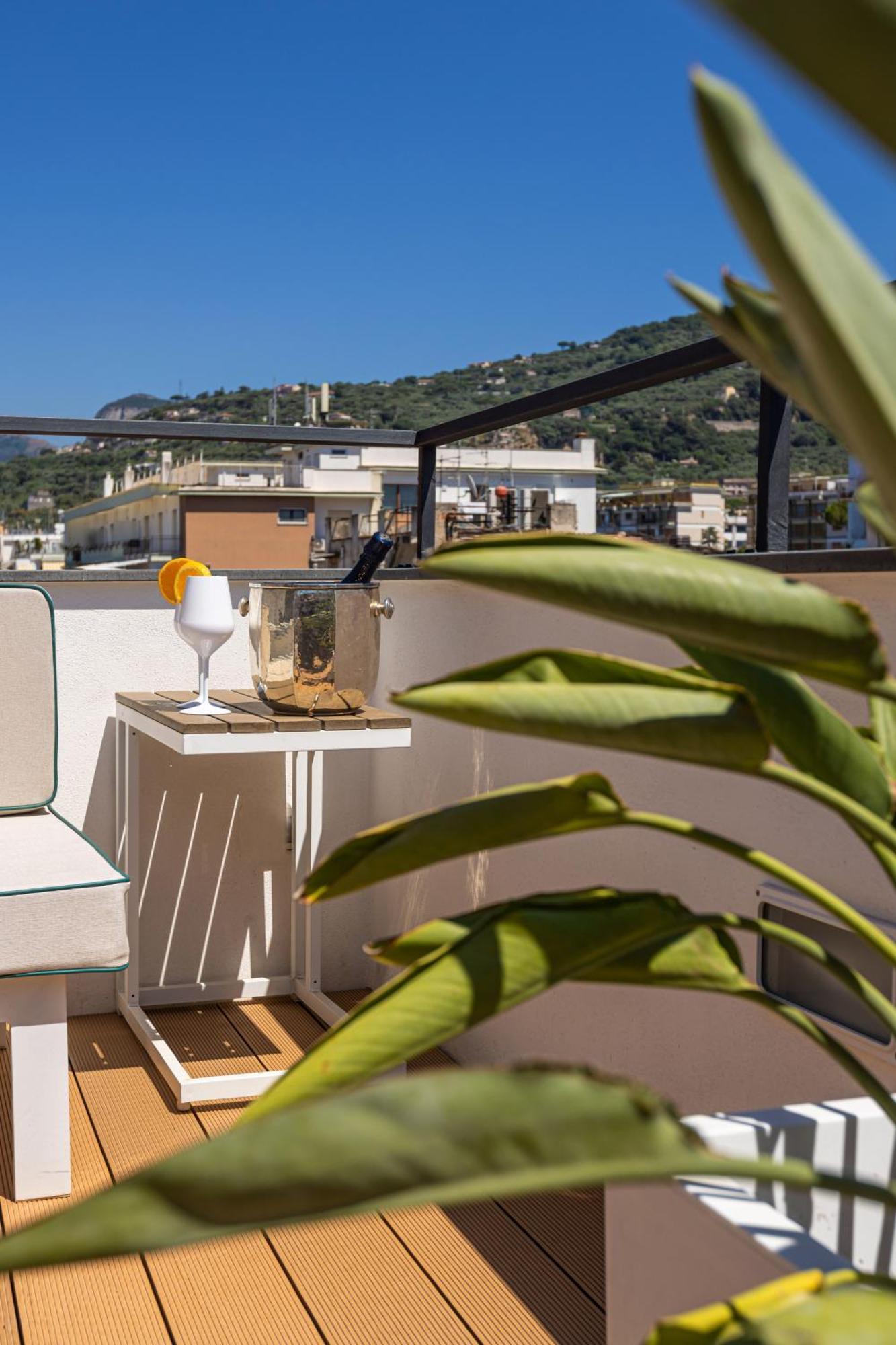 Boutique Suites 186 Сорренто Экстерьер фото